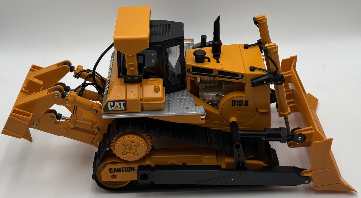 New Bright 2191 1:20 Scale Caterpilalr D10 N Power Dozer EX/Box