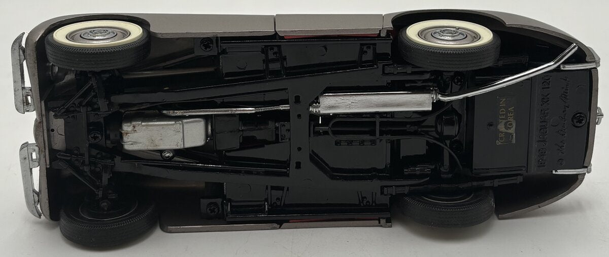 Danbury Mint 1:24 1949 Jaguar XK120 in Grey EX