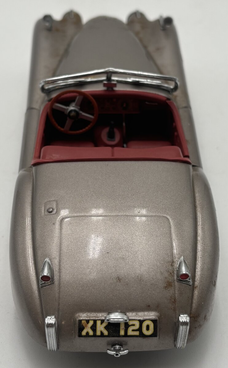 Danbury Mint 1:24 1949 Jaguar XK120 in Grey EX
