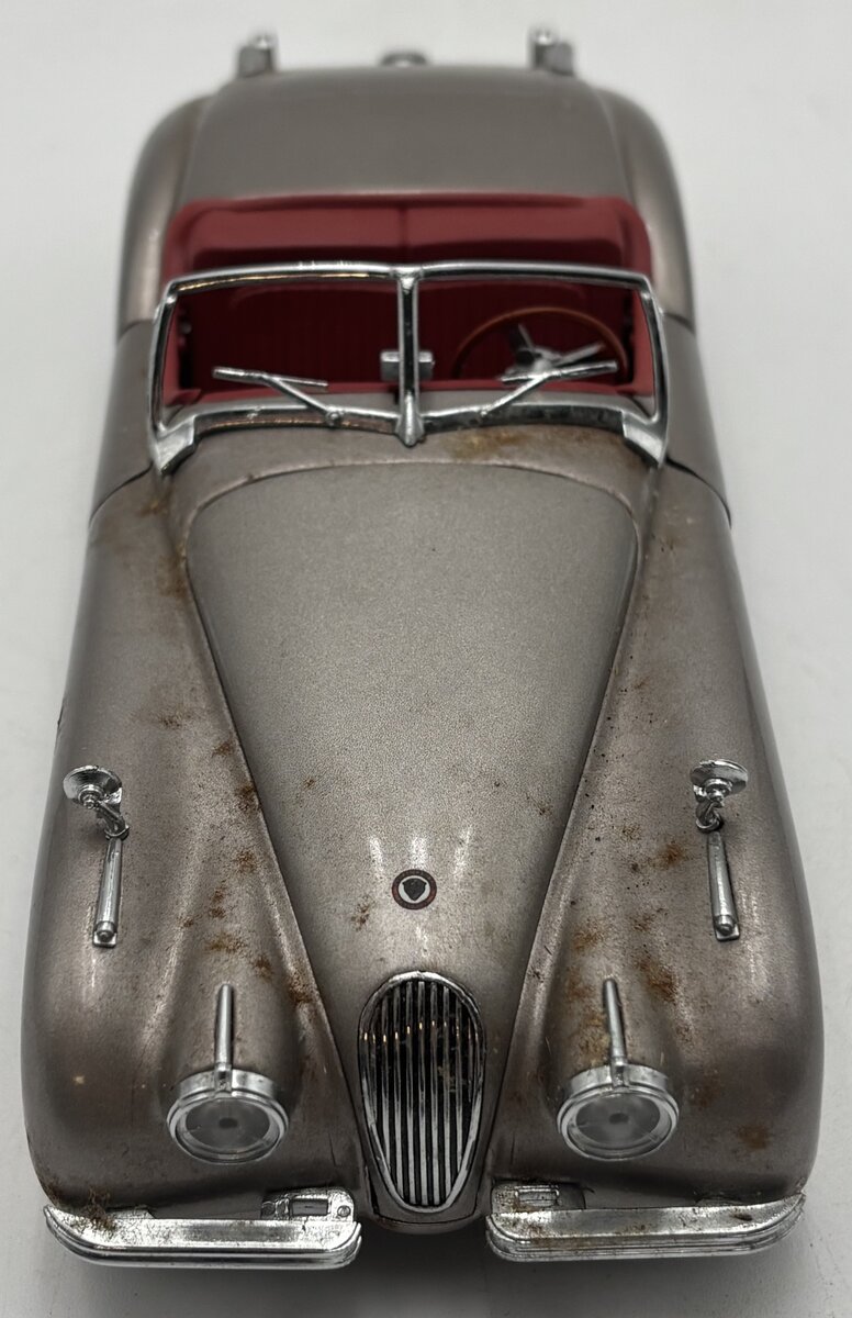 Danbury Mint 1:24 1949 Jaguar XK120 in Grey EX
