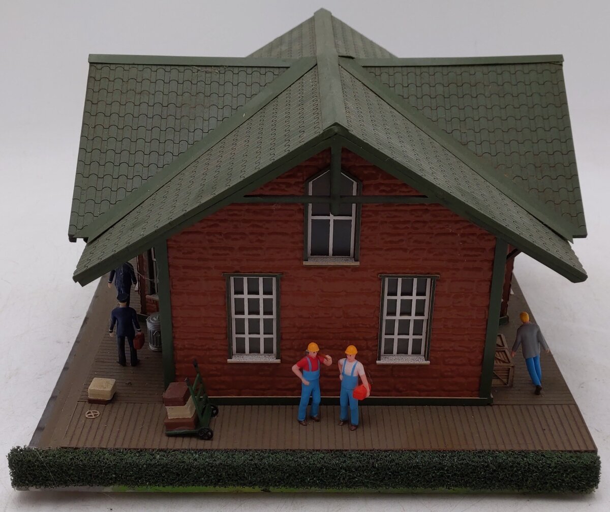 Menards 279-4436 O Scale Menardsville Station VG