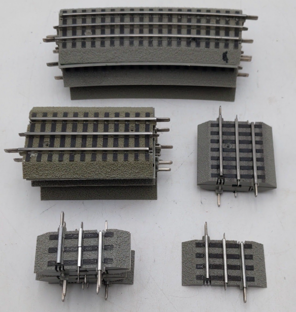 Lionel O Gauge Assorted FasTrack Sections [18] VG