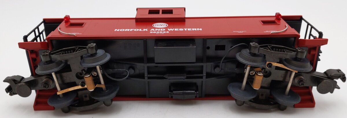 MTH 20-9103 O Gauge Norfolk and Western Extended Vision Caboose #562624 EX