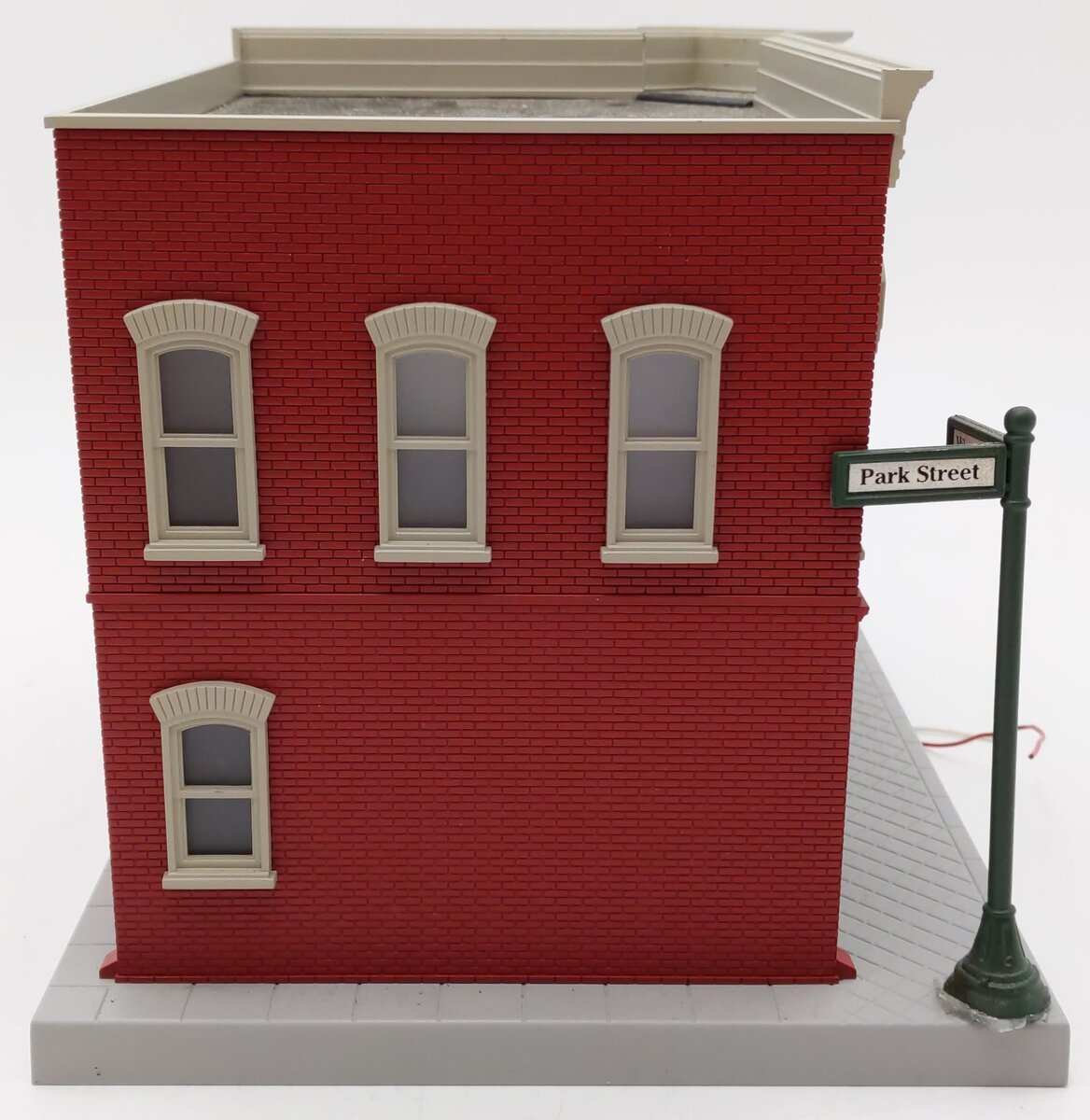 MTH 30-90233 O Assembled Anita Mann Dating Service 2-Story Building VG