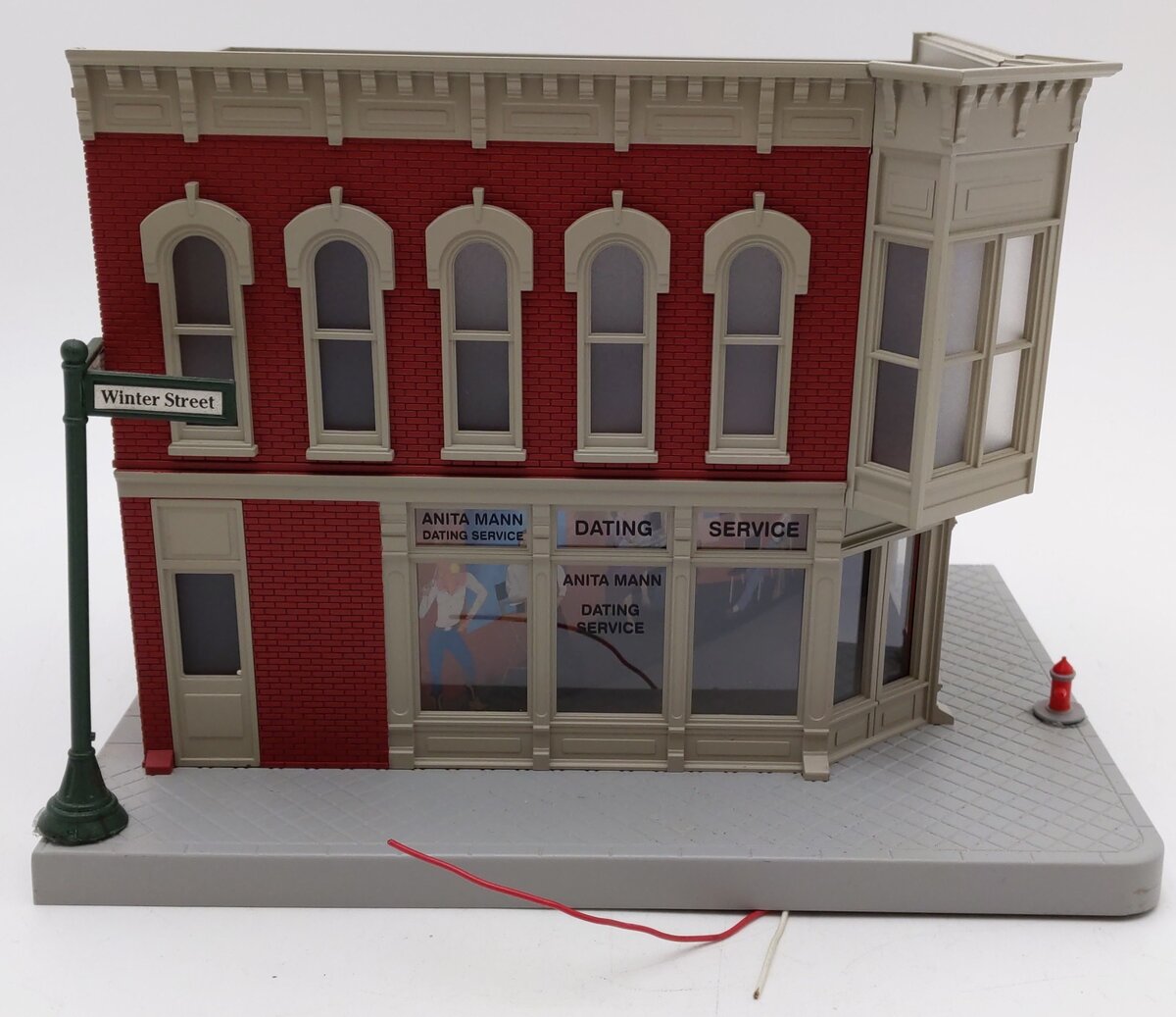 MTH 30-90233 O Assembled Anita Mann Dating Service 2-Story Building VG
