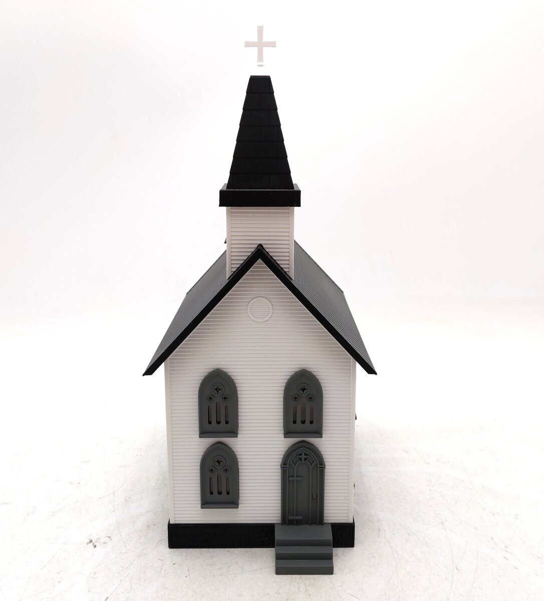MTH 30-9002 O Gauge White Country Church with Gray Roof & Shutters #5 EX