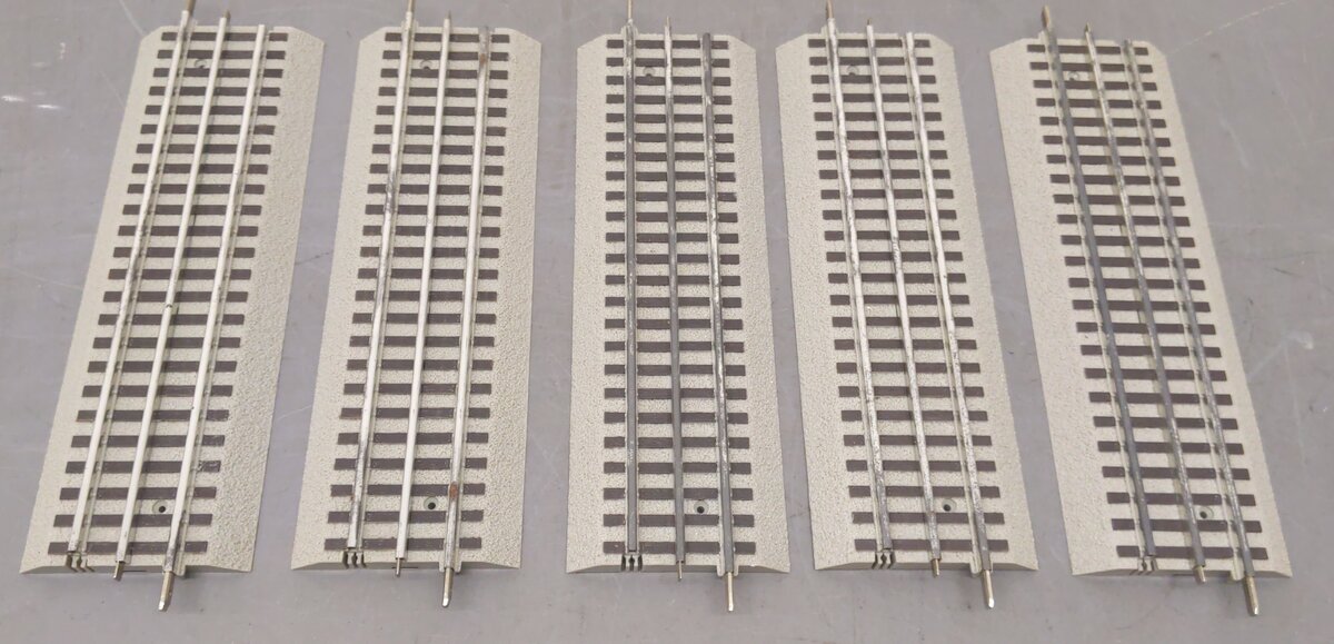 Lionel 6-12014 FasTrack 10" Straight Track (5) VG