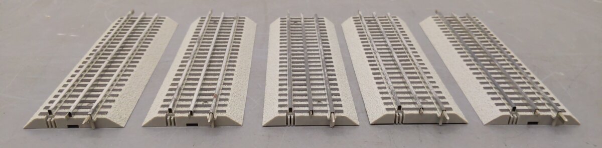 Lionel 6-12014 FasTrack 10" Straight Track (5) VG