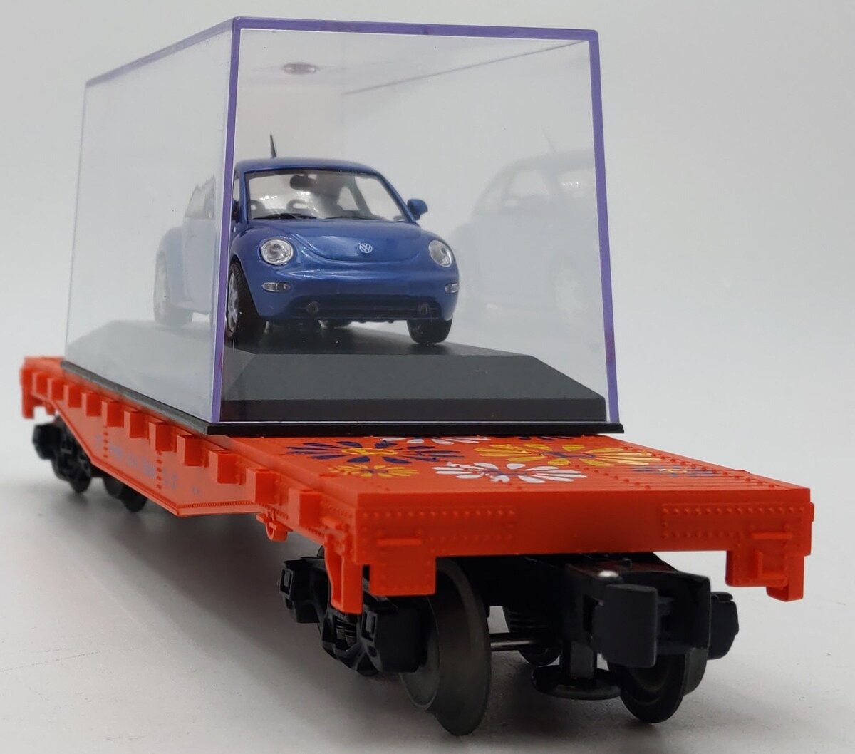 Lionel 6-19483 O Gauge Peace Auto Sales Flatcar with Volkswagen Beetle LN/Box