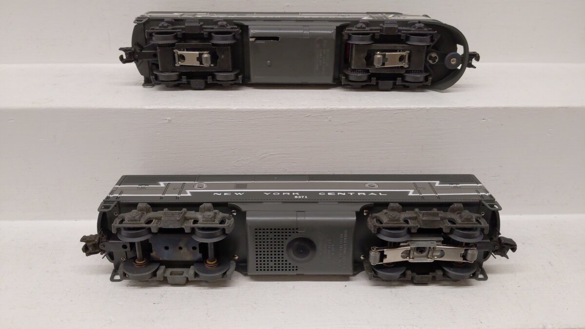 Lionel 6-8370 O Gauge New York Central F3 AB Diesel Locomotives #8370 & #8371 EX