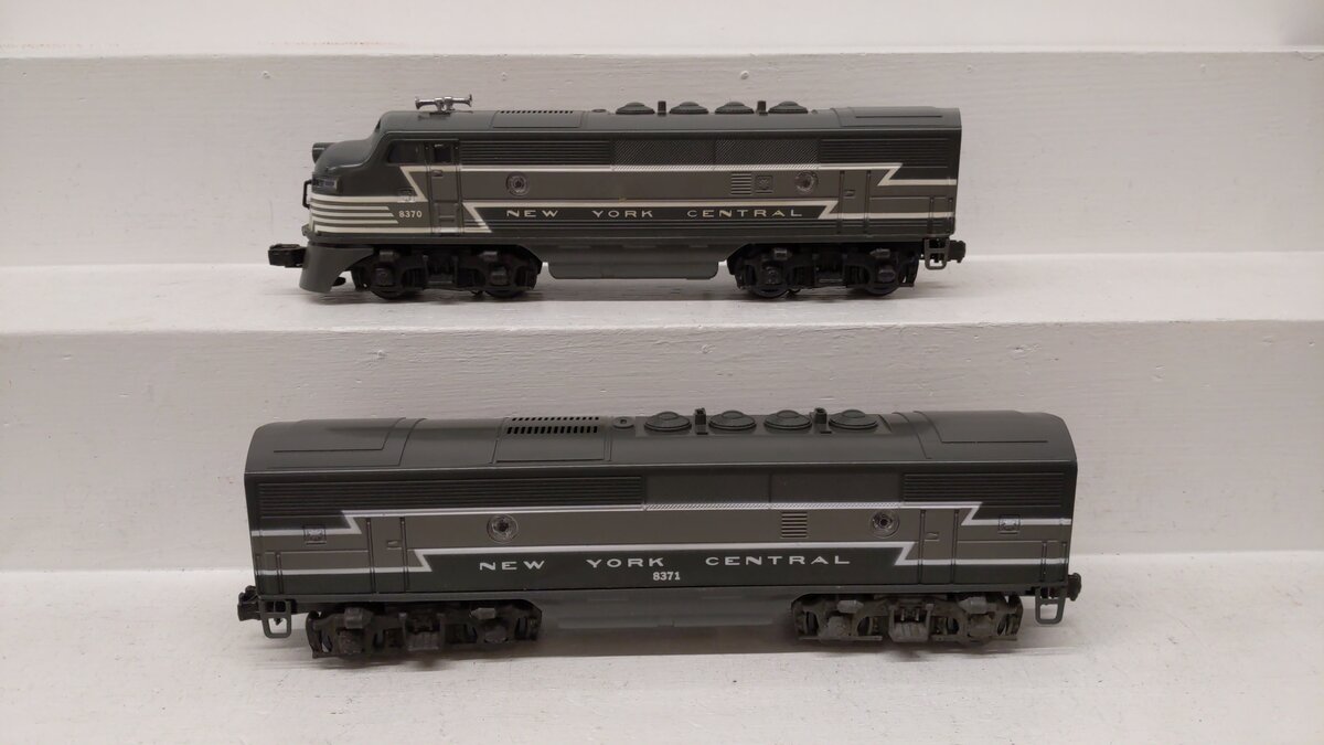 Lionel 6-8370 O Gauge New York Central F3 AB Diesel Locomotives #8370 & #8371 EX