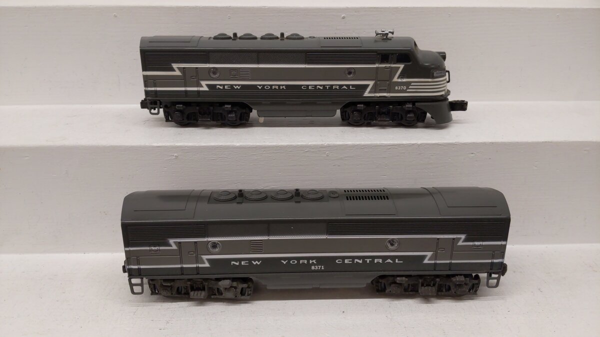 Lionel 6-8370 O Gauge New York Central F3 AB Diesel Locomotives #8370 & #8371 EX