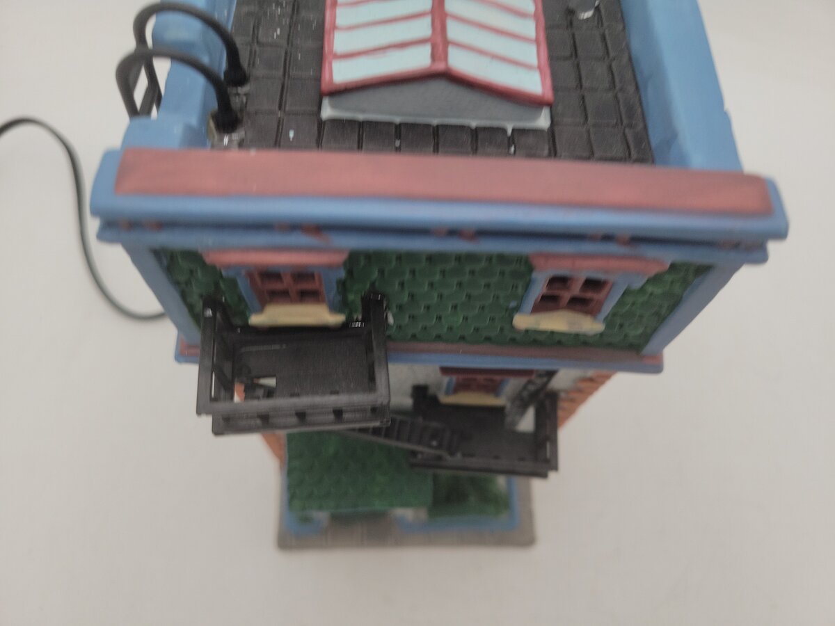 K-Line 43045 O Gauge 3-Story Plaza Hotel Ceramic Building LN/Box