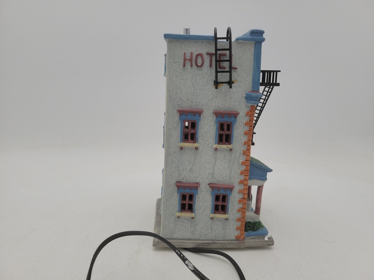 K-Line 43045 O Gauge 3-Story Plaza Hotel Ceramic Building LN/Box