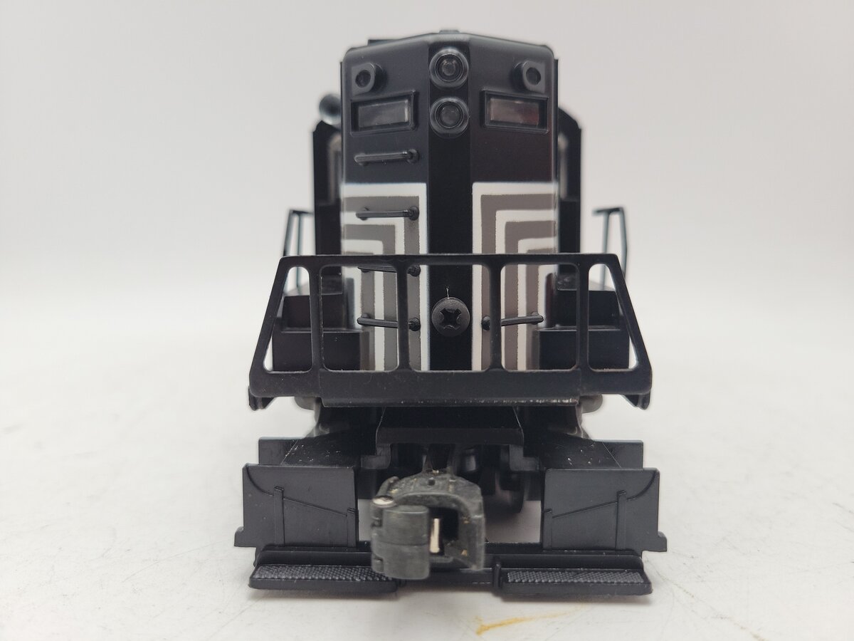 Lionel 6-8477 O Gauge New York Central GP9 Powered Diesel Engine #8477 with Horn EX/Box