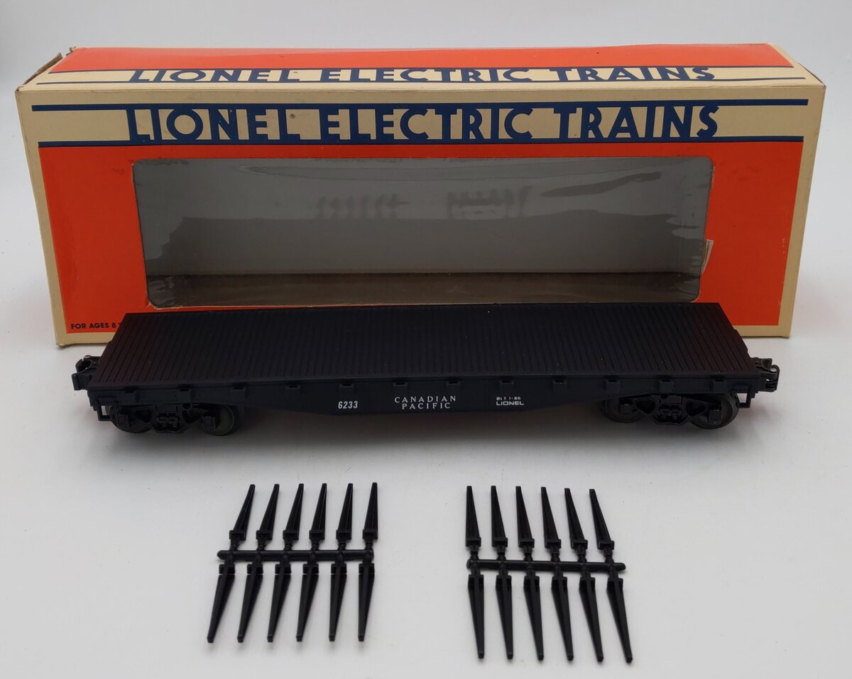 Lionel 6-6233 O Gauge Canadian Pacific Flatcar with Stakes LN/Box