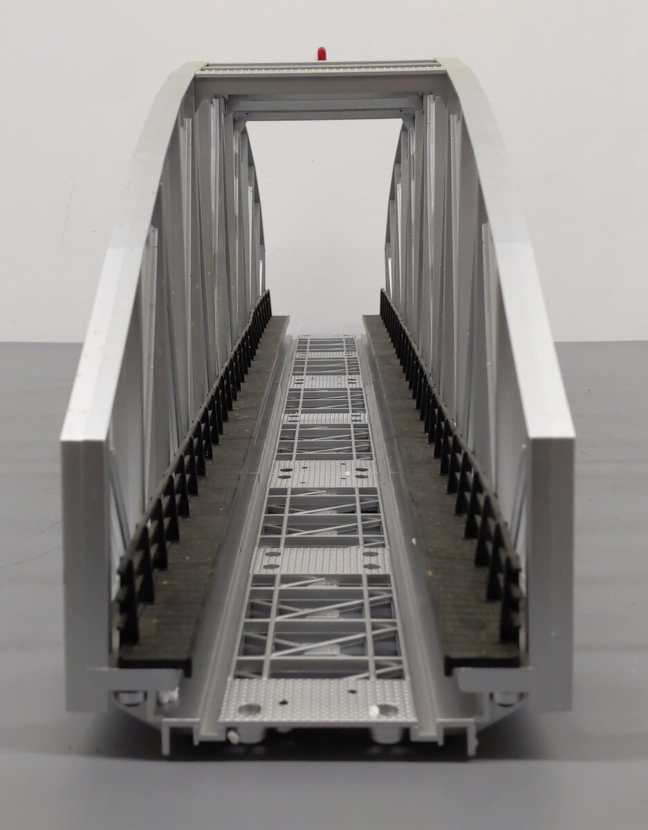 MTH 40-1101 O Gauge 30" Long Silver Steel Arch Bridge EX/Box