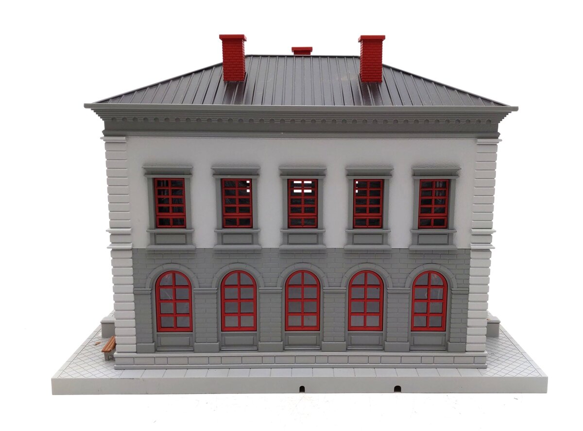 MTH 30-9099 O Gray & Maroon Police Station Assembled Building EX