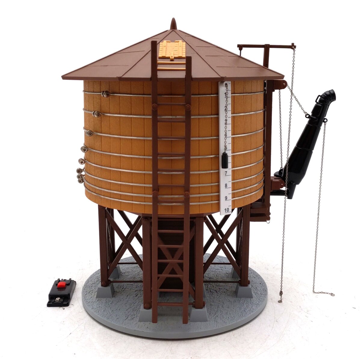 MTH 30-11028 O Scale Operating Wood Water Tower EX
