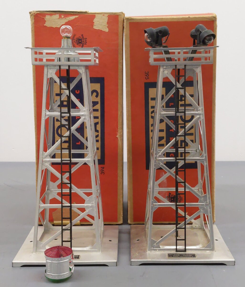 Lionel O Gauge Vintage Floodlight Tower and Rotating Beacon: 394 & 395 VG/Box