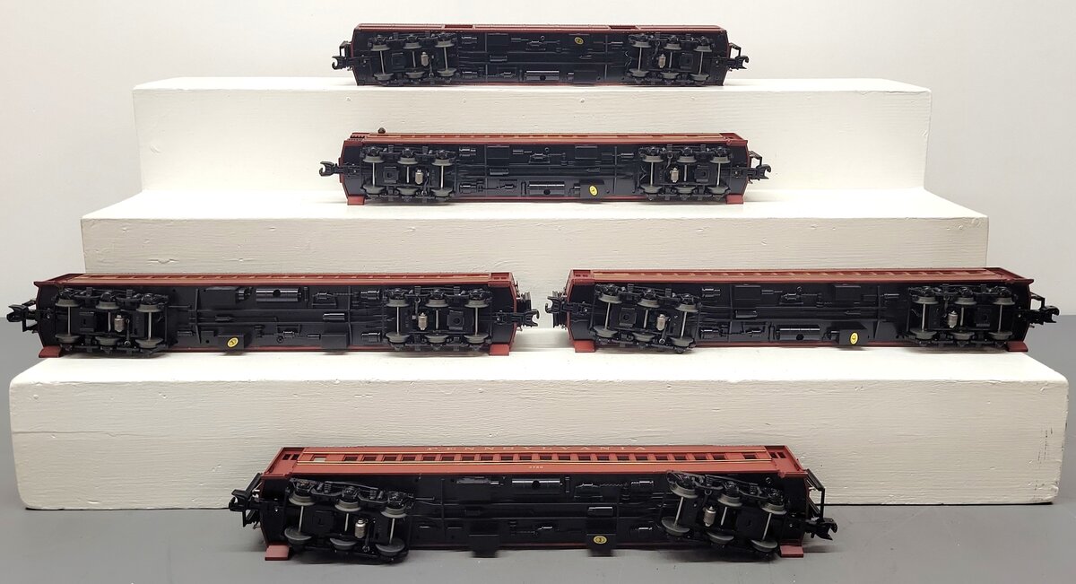 MTH 20-40002 O Pennsylvania 70' Madison Passenger Car Set (Set of 5) EX