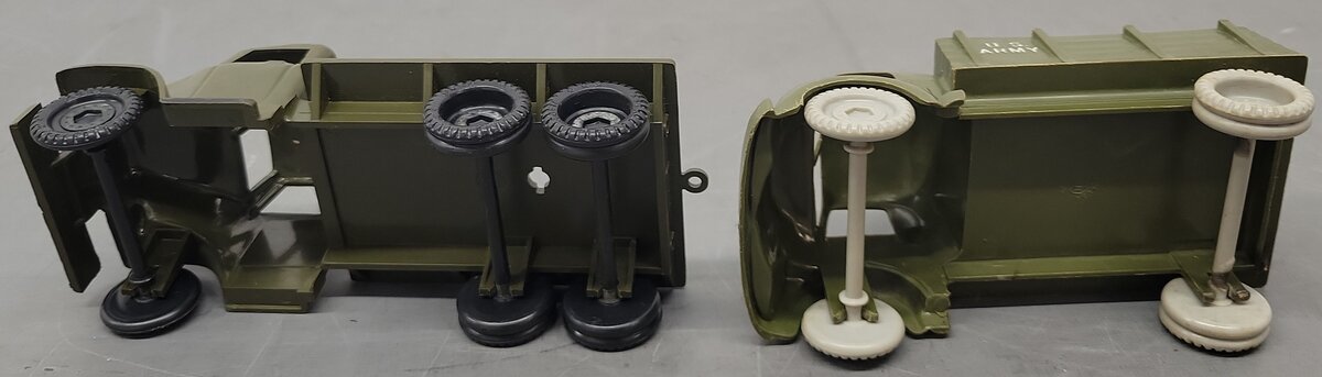 Marx Vintage O U.S. Army Tinplate Buildings w/Plastic Trucks & Soldiers [6] VG