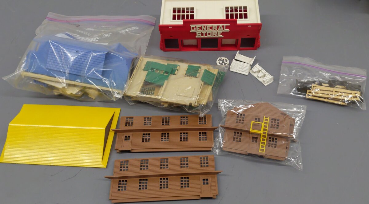 Marx Vintage O Building Model Kits [4]/Box