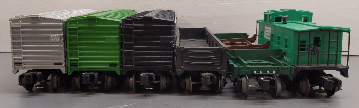 Lionel O Gauge Assorted Freight Cars: #116, #9062, #9204, #9442, #9730 [6] EX