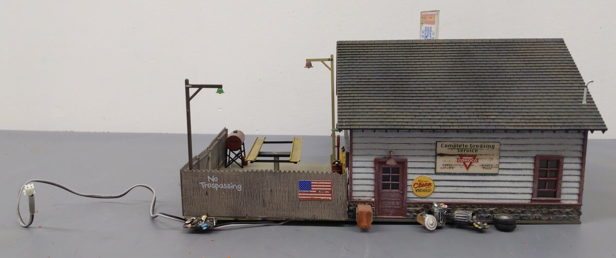 Woodland Scenics BR5849 O Built-&-Ready Ethyl's Gas & Service Building EX/Box