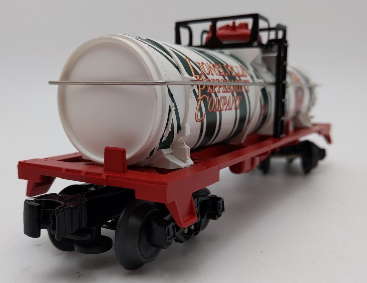 Lionel 6-36108 O Gauge Candy Cane Single Dome Tank Car LN/Box