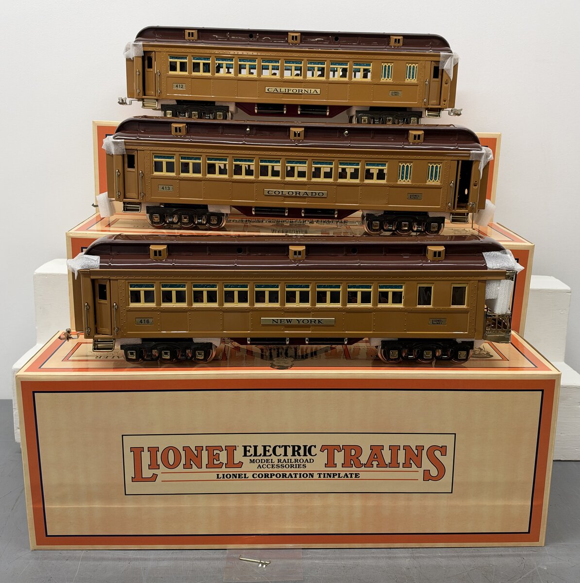 MTH 11-40027 St. Gauge Two-Tone Brown State Passenger 3 Car Set EX/Box