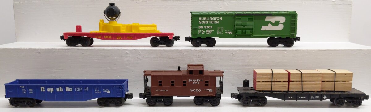 Lionel & Other O Gauge Assorted Freight Cars [5] VG