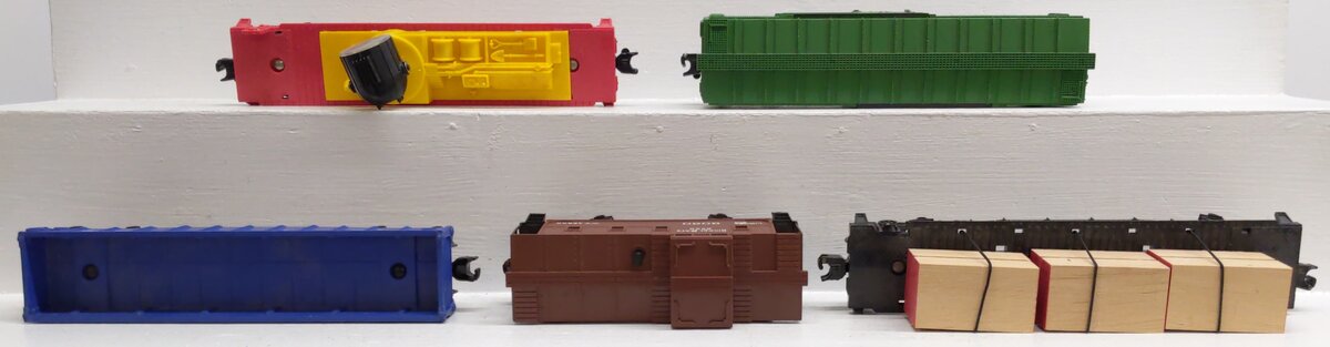 Lionel & Other O Gauge Assorted Freight Cars [5] VG