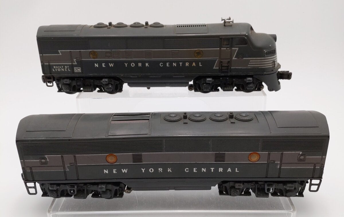 Lionel 2354 Vintage O NYC F-3 AB Diesel Locomotive Set VG
