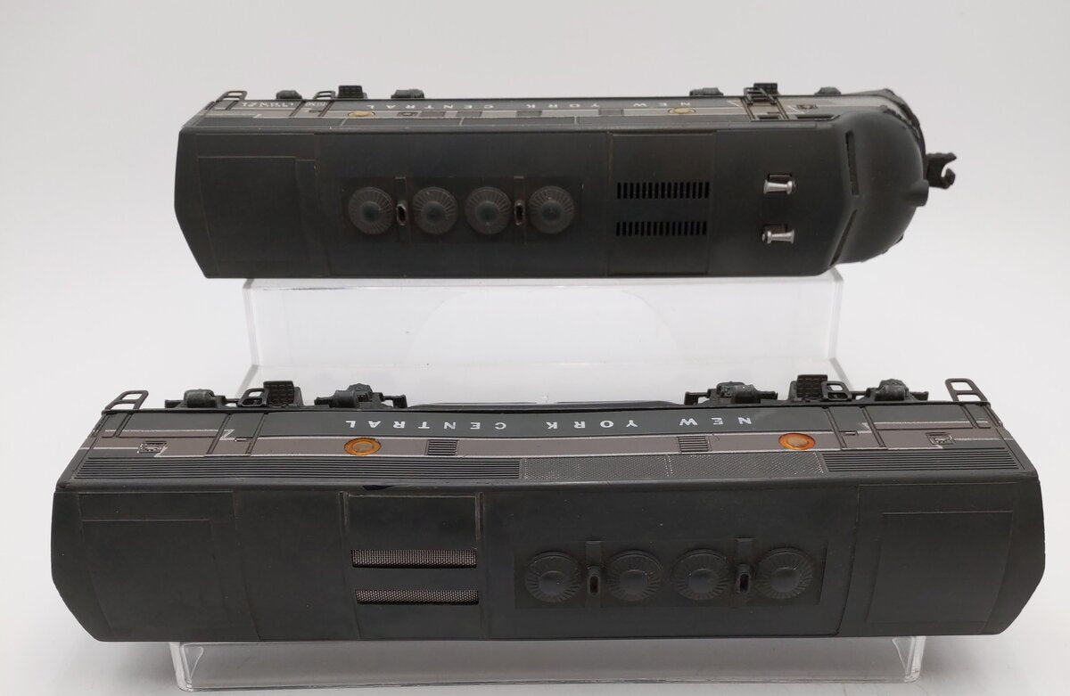 Lionel 2354 Vintage O NYC F-3 AB Diesel Locomotive Set VG