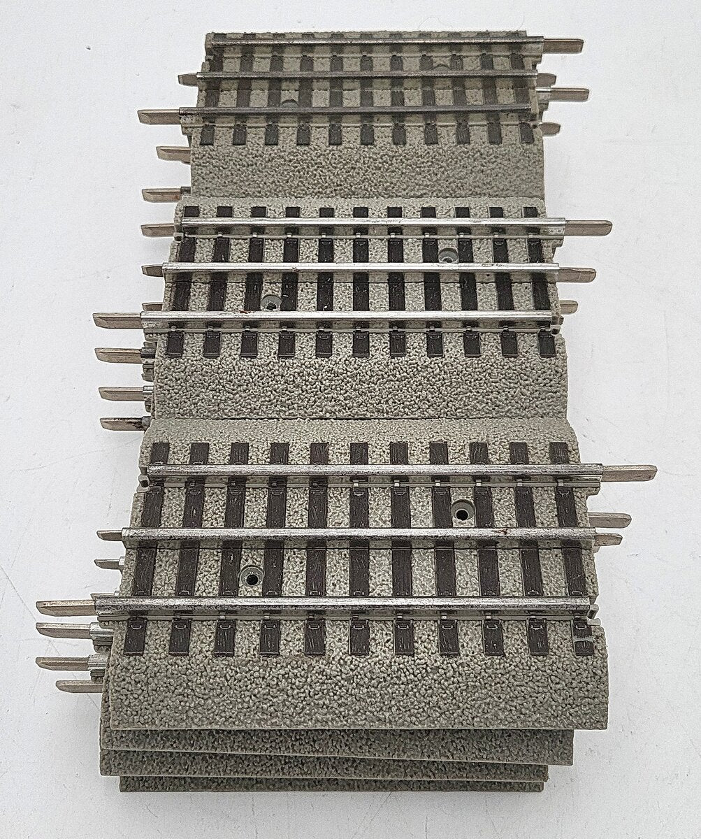 Lionel 6-12025 O Gauge FasTrack 4-1/2 Inch Straight Track [12] VG