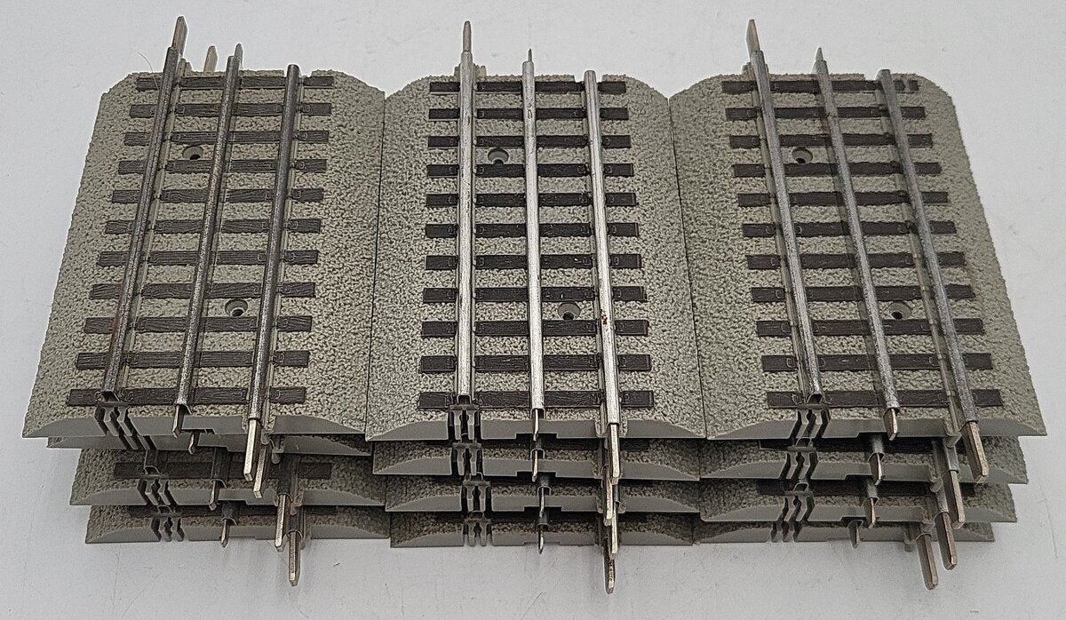 Lionel 6-12025 O Gauge FasTrack 4-1/2 Inch Straight Track [12] VG