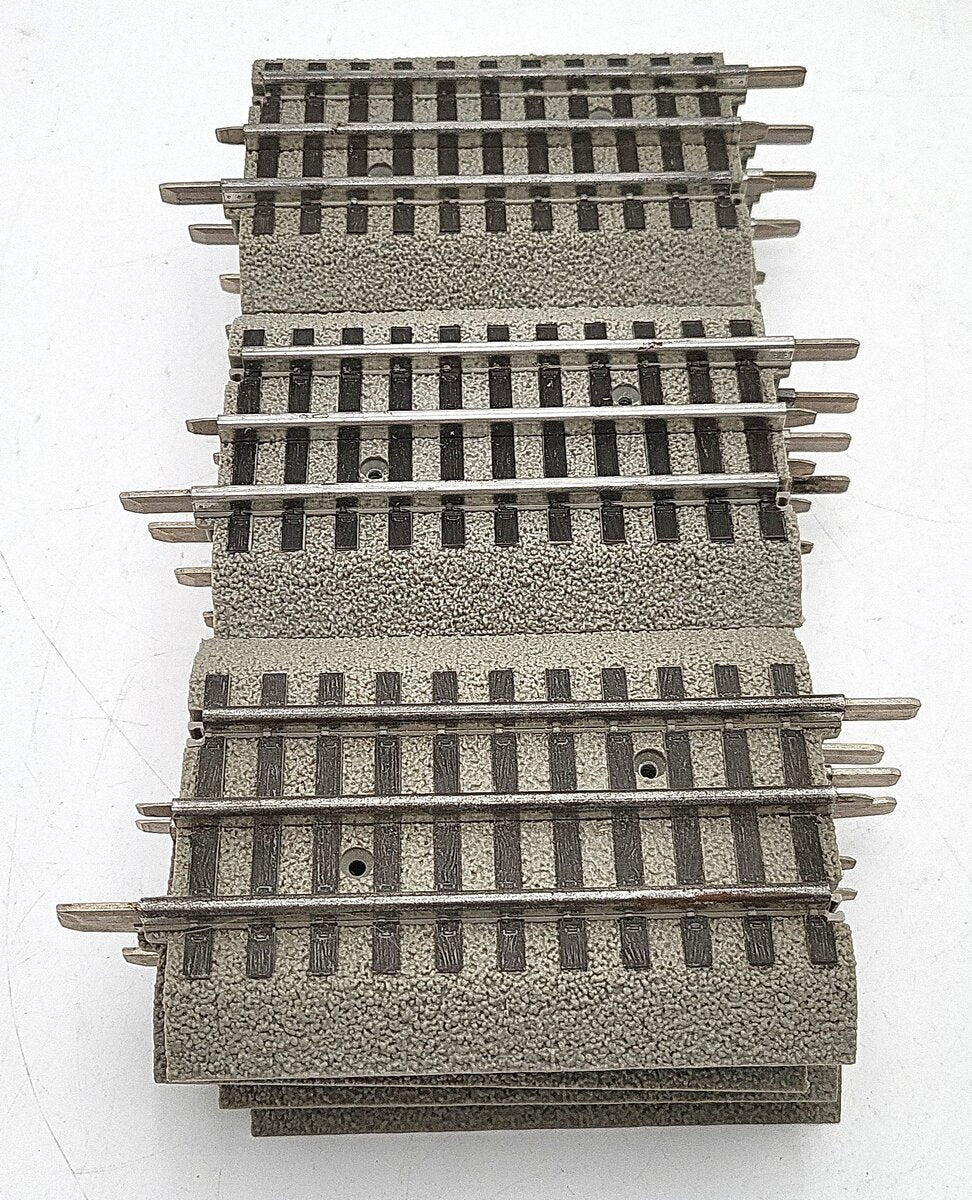 Lionel 6-12025 O Gauge FasTrack 4-1/2 Inch Straight Track [12] VG