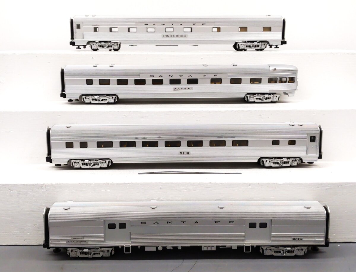 Lionel 1927010 O Gauge Santa Fe 21" Passenger Cars (Set of 4) EX/Box
