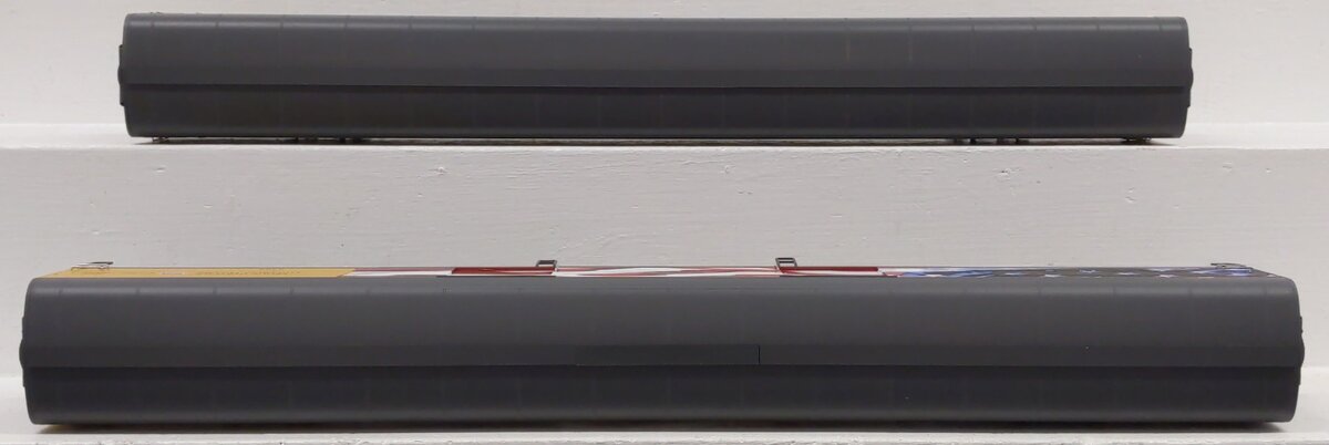 Lionel 6-83019 O Union Pacific 21" Excursion Passenger Car Set (#5769 & #5473) EX/Box