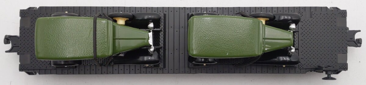 MTH 30-7671 O Gauge MTH Transport Flatcar W/Ertl '30 1/2 Ton Panel Van EX/Box