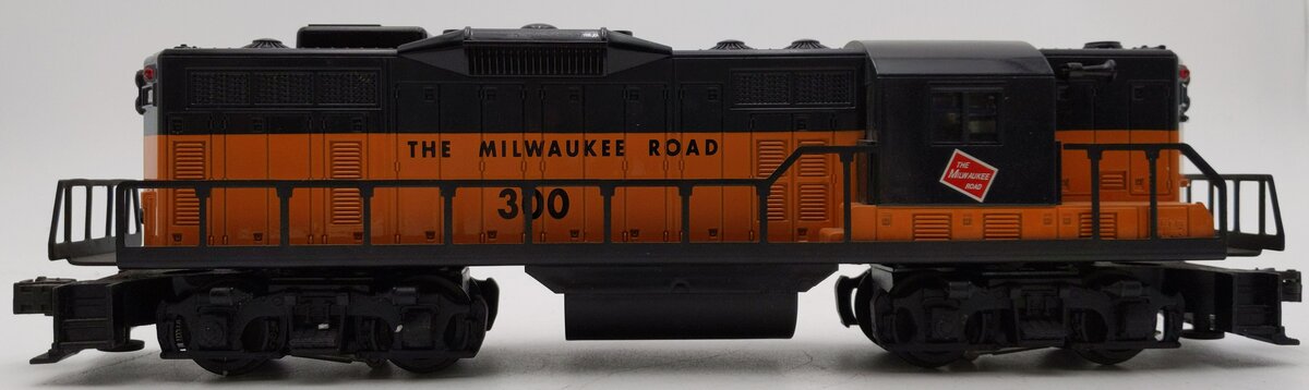 Williams O Gauge Milwaukee Road GP-9 Powered Diesel Locomotive #300 EX/Box