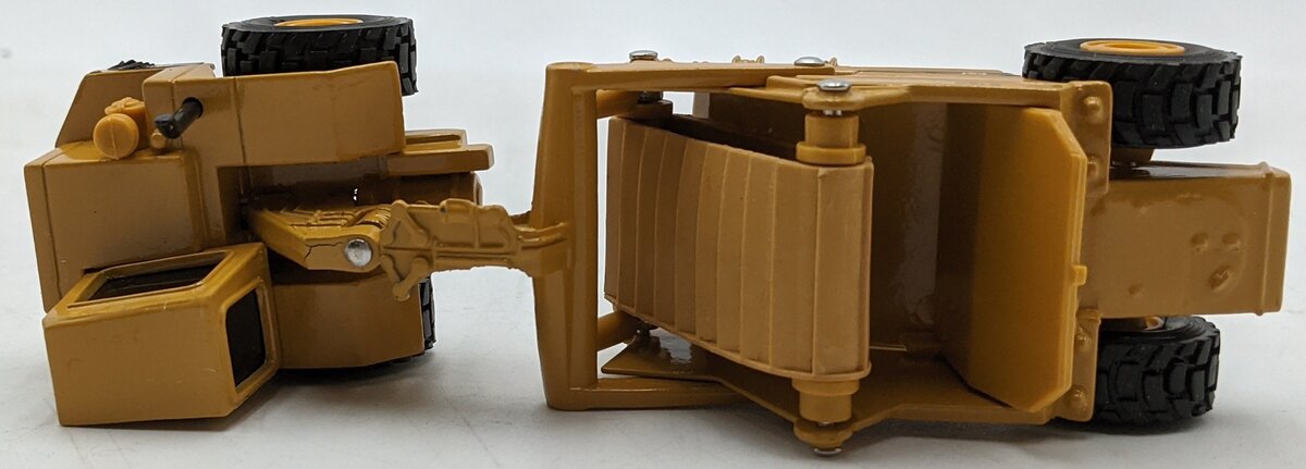 Ertl 2419 1:64 Diecast Caterpillar 613C Elevating Scraper Vehicle VG