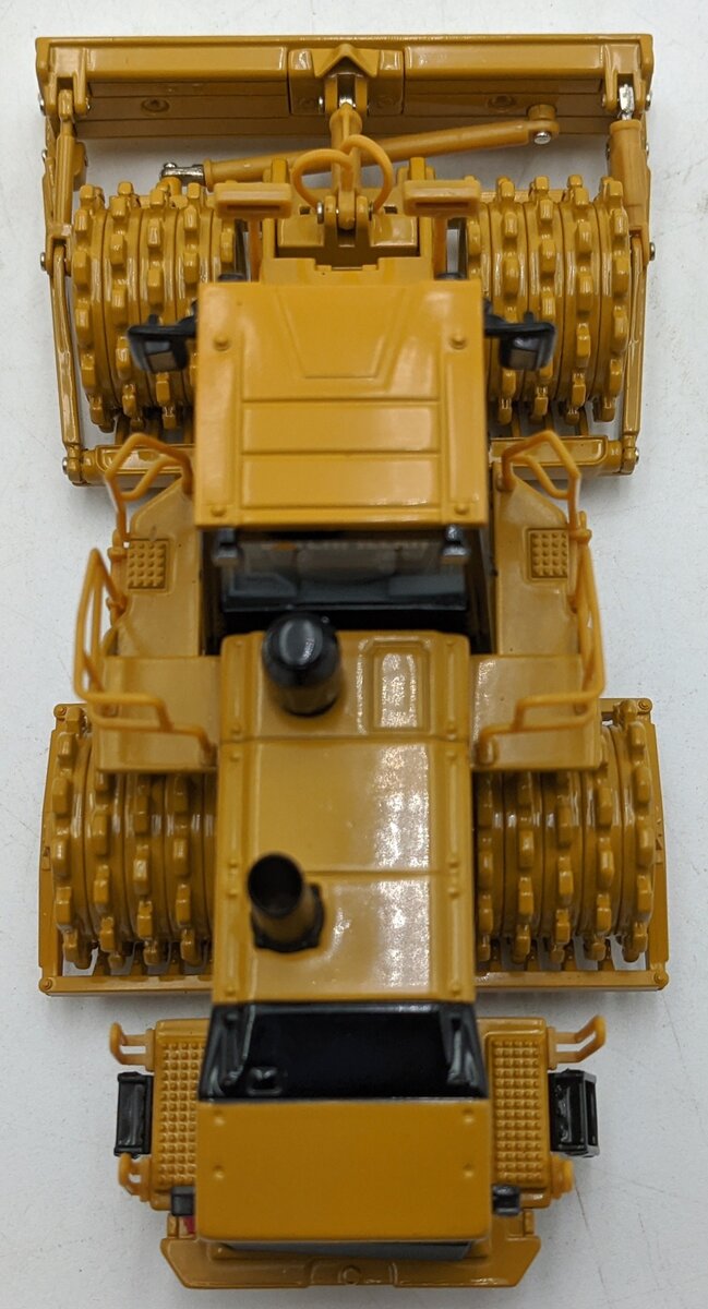 Norscot 55165 1:50 Caterpillar 825H Soil Compactor Diecast Model Replica NIB