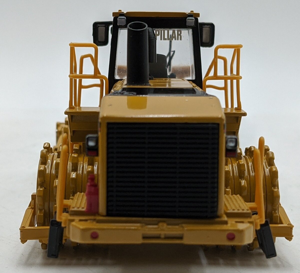 Norscot 55165 1:50 Caterpillar 825H Soil Compactor Diecast Model Replica NIB