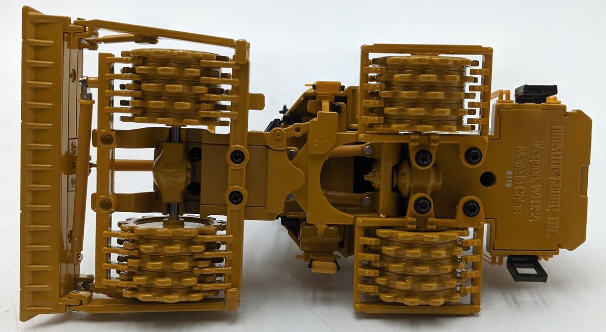 Norscot 55165 1:50 Caterpillar 825H Soil Compactor Diecast Model Replica NIB