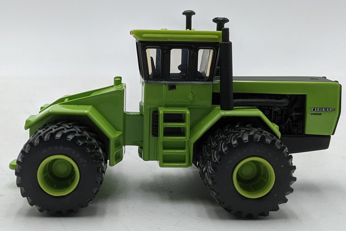 Ertl 16218A 1:64 Diecast Steiger Tiger KP-525 2012 Tractor National Farm Show LN/Box