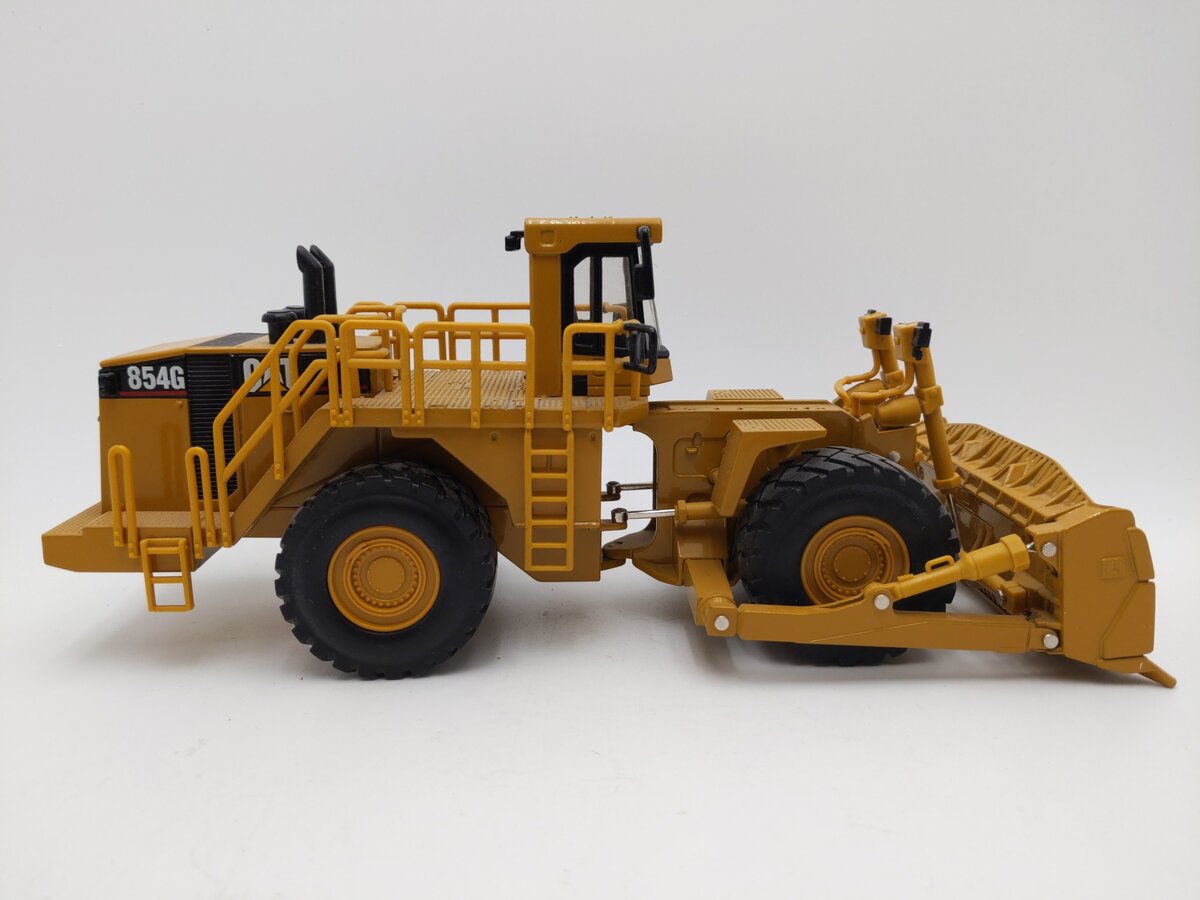 Norscot 55159 1:50 Diecast Caterpillar 854G Wheel Dozer EX/Box
