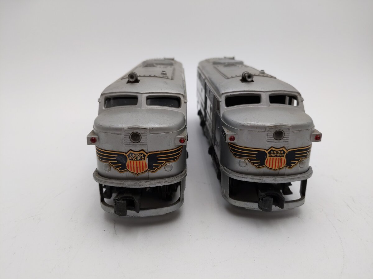 Lionel 2033 Vintage O Union Pacific Alco AA Diesel Locomotive Set VG