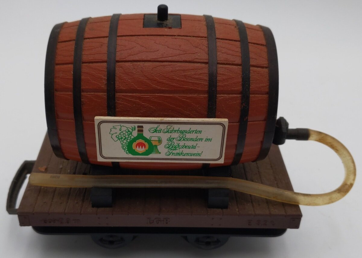 LGB 4047 G Scale Flatcar with Ferdinand Pieroth Whiskey Barrel EX